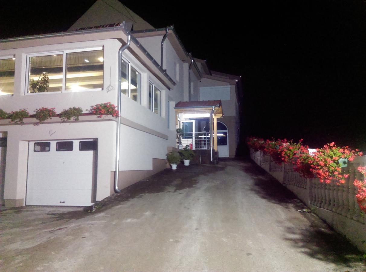 Karavan 123 Raška Dış mekan fotoğraf